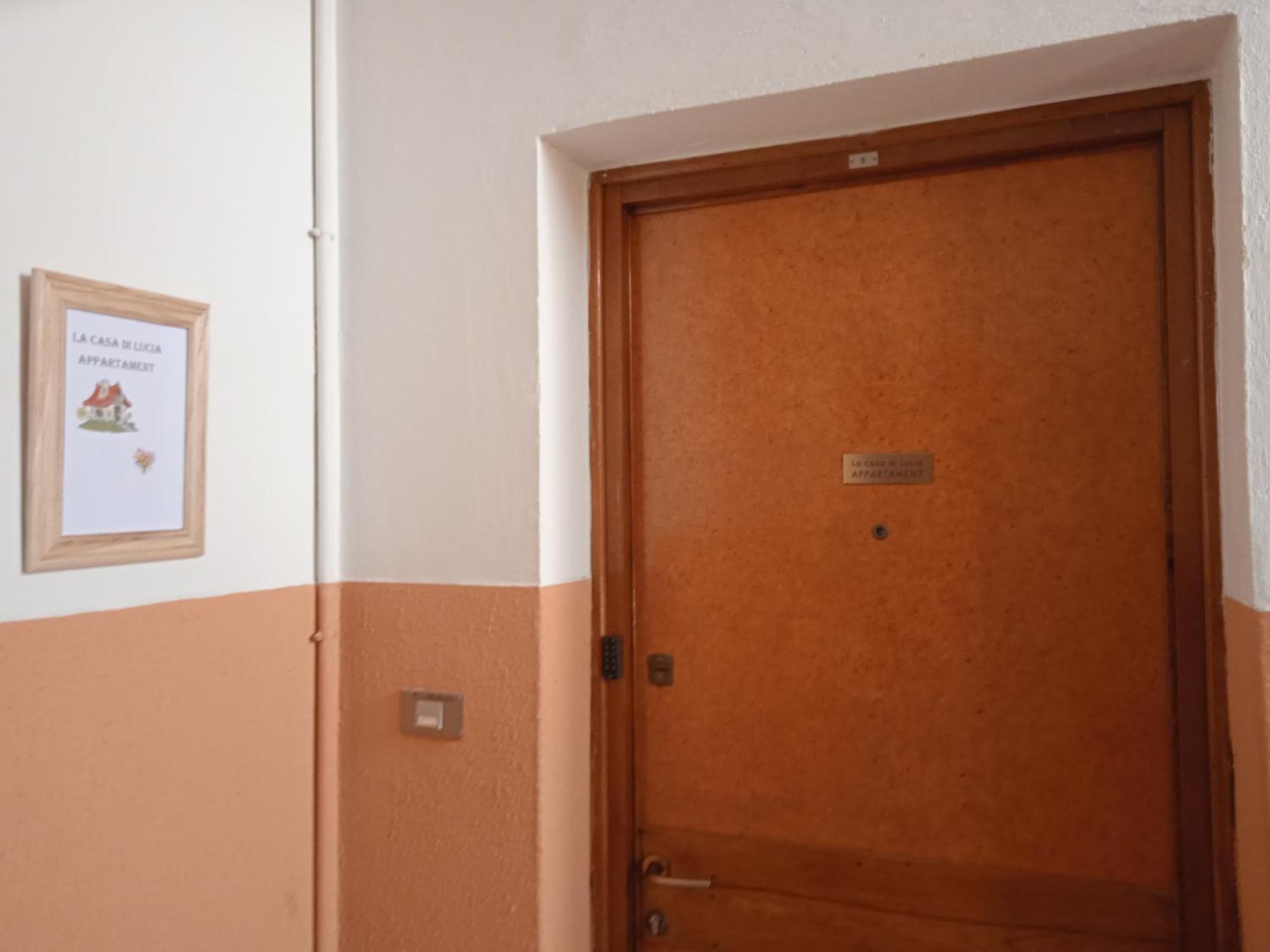 La Casa Di Lucia Appartamento Novara Buitenkant foto