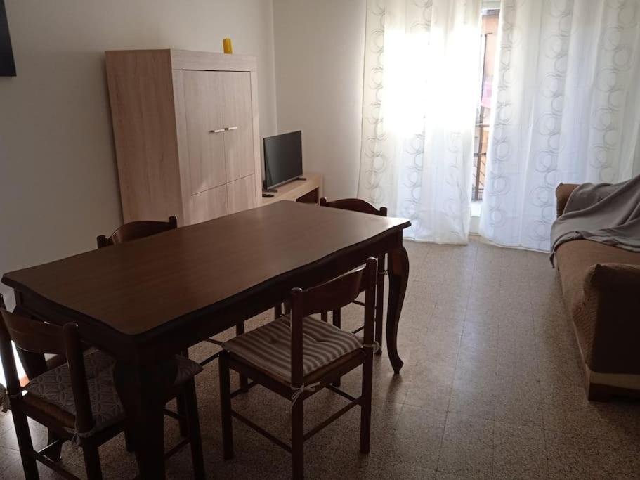 La Casa Di Lucia Appartamento Novara Buitenkant foto